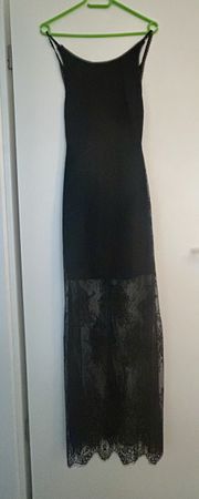Robe longue dentelle noire taille S