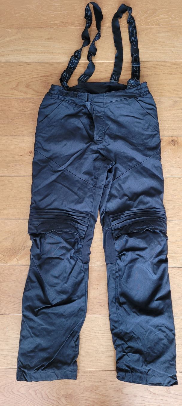 Pantalons: Motorradhose Gr.L mit Protektoren – D'occasion à St. Gallenkappel par mytimes