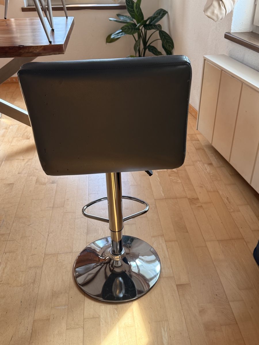 Hocker: Barhocker Kunstleder gebraucht 4 Stück – Gebraucht aus Andelfingen von mir_k5sx 2