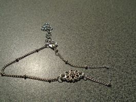 Armband, silberfarbig, Blume