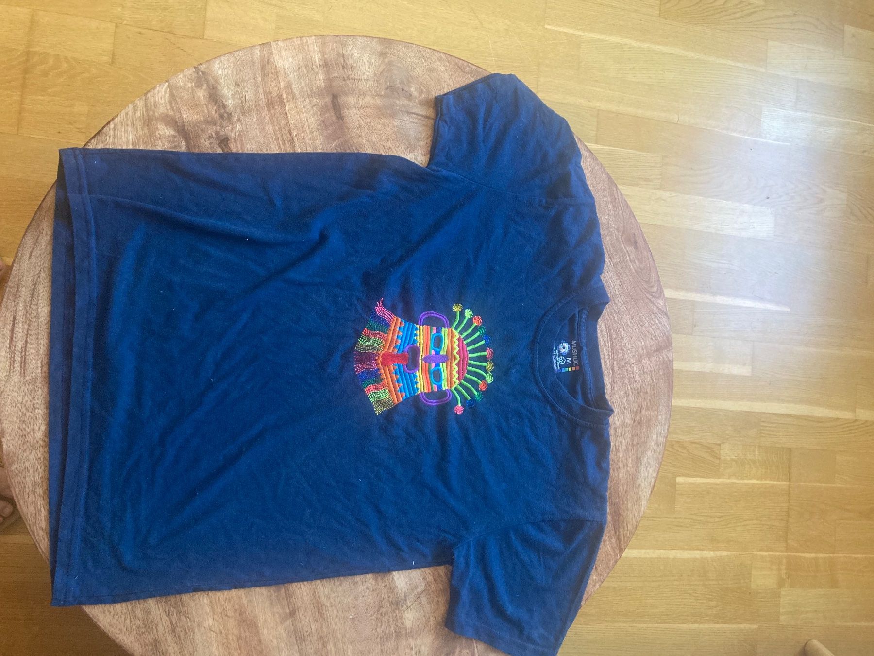 T-shirt: T-shirt blau Inka – Usato da Basel venduto da pot_sv8k