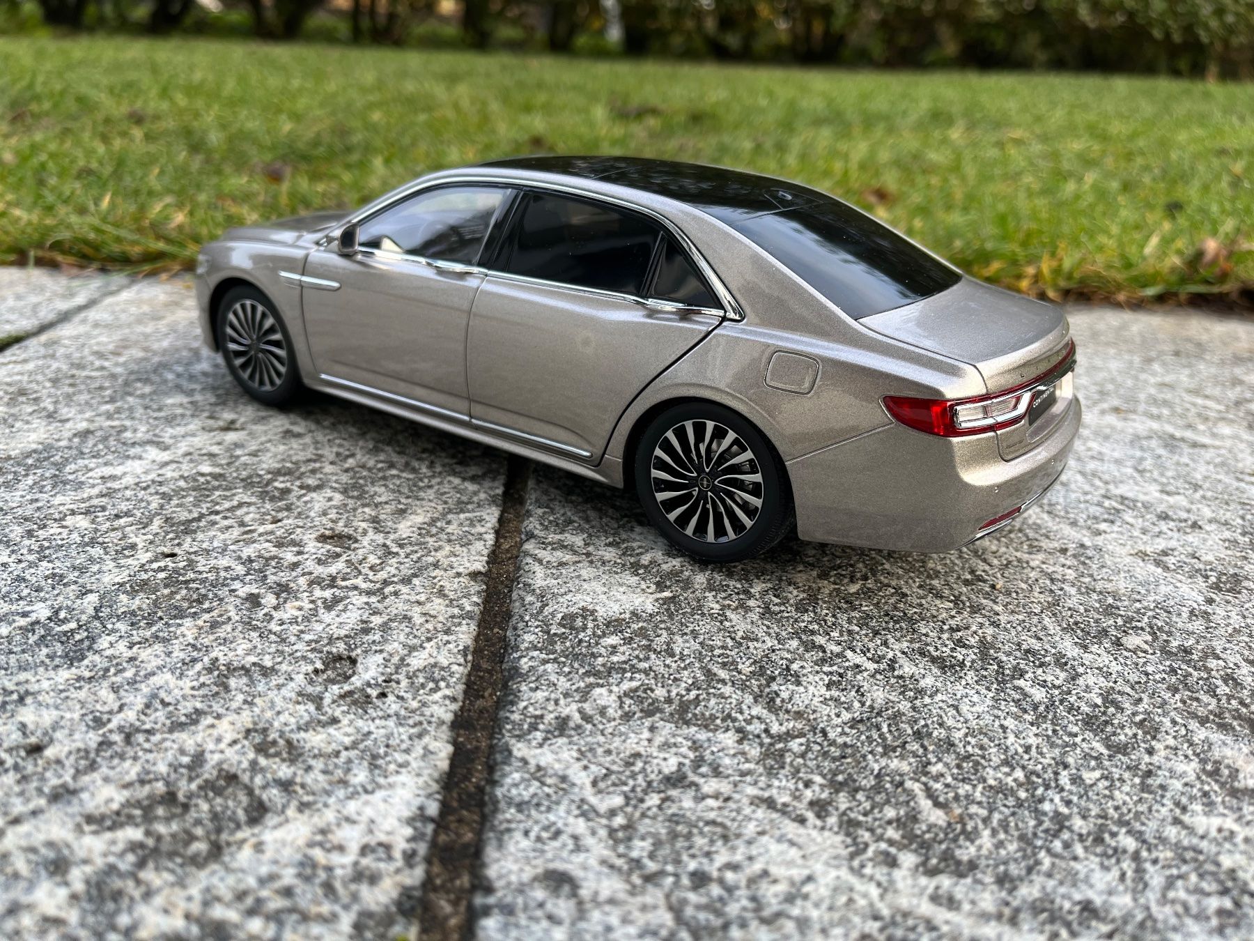Modellini d'auto: Lincoln Continental 1:18 – Usato da Oberentfelden venduto da conti_gt 2