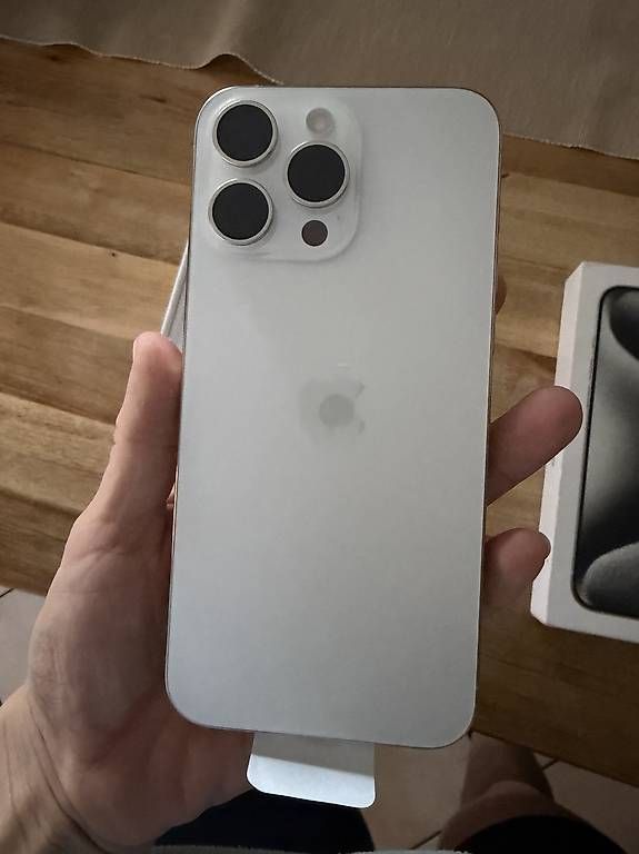 Telefoni cellulari / Smartphones: iphone 15 pro max 256 gb  – Nuovo e nell'imballaggio originale da Morbio Inferiore venduto da spo_9h7r 1