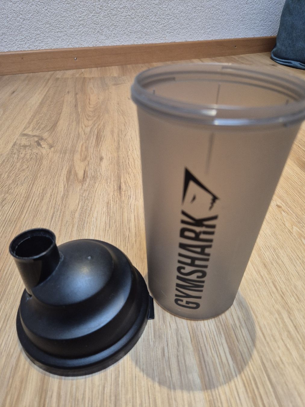 Recipients et similaires: Gymshark Shaker 700ml – D'occasion à St. Gallen par ali_tms5