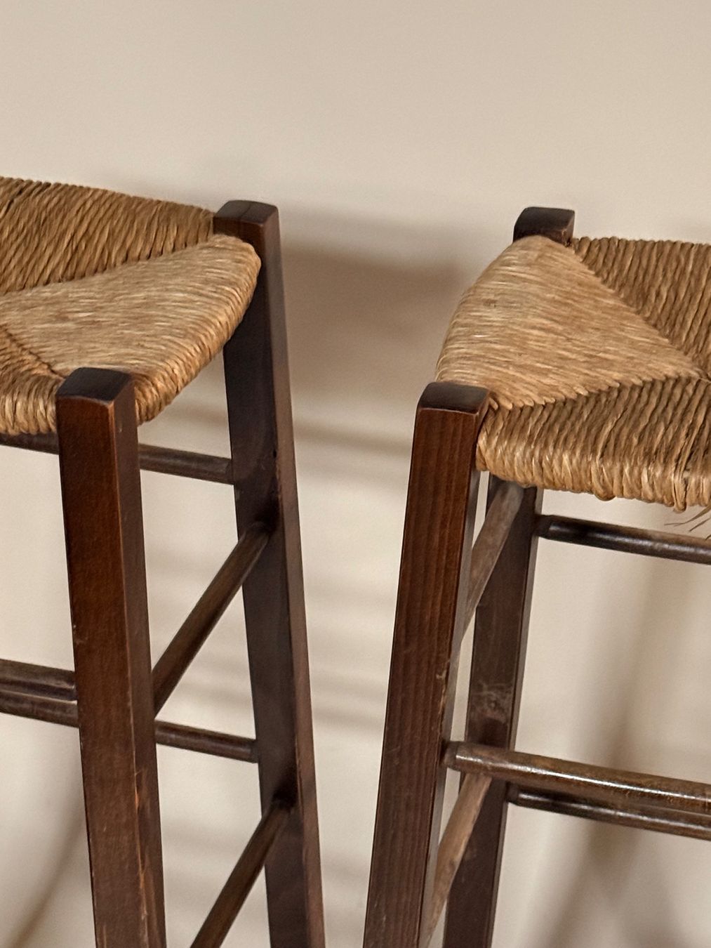 Tabourets: Barhocker mit Korbsitz 2 Stck. – D'occasion à Zürich par El-Ga 3