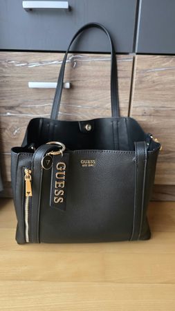 Guess Handtasche Set schwarz mit Innentasche neuwertig