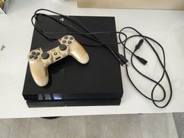 Sony PlayStation 4 Konsole mit Controller und Kabel