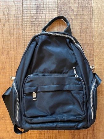 Kleiner Schwarzer Rucksack ***NEU*** 🖤🖤🖤