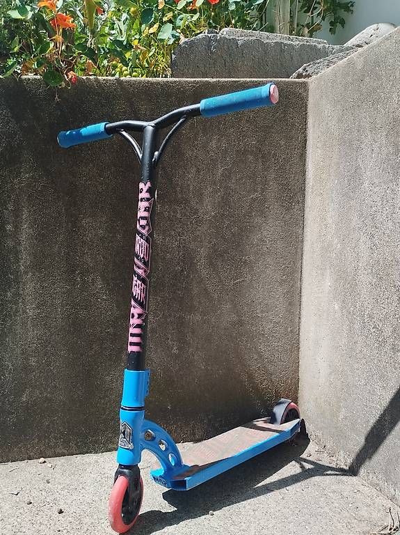 Kickboard: Kickboard/ Freestyle Scooter – D'occasion à Flawil par mbo_759j