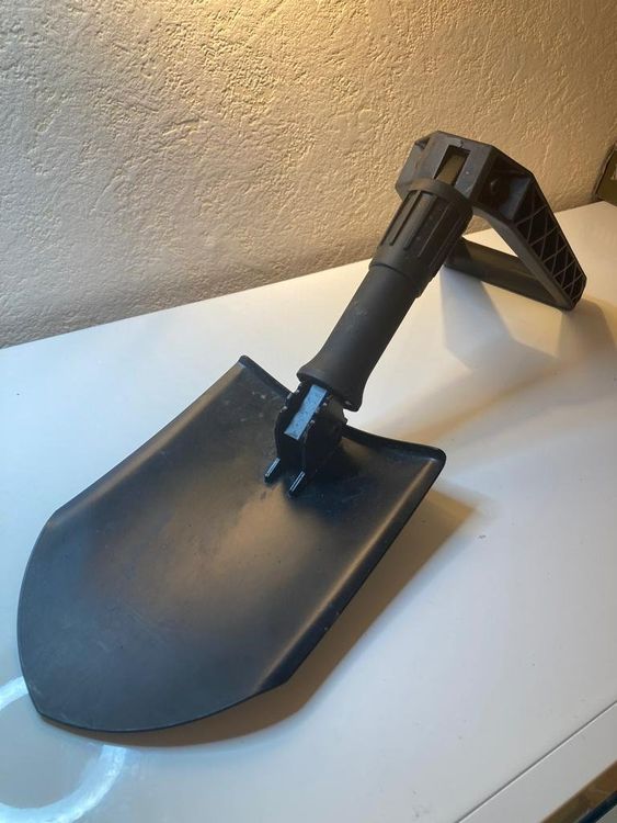 Pelle De Campagne Pliante Vintage Taiwan Acier Bois Vert Armée
