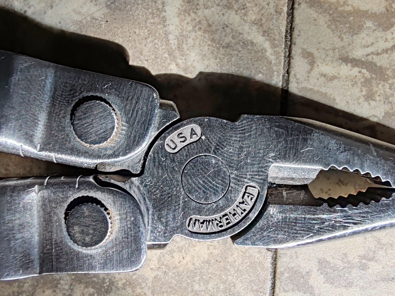 Leatherman Tous les outils: Leatherman Super Tool Multitool mit Lederetui guter Zustand – D'occasion à Wila par neu_s8qs 3