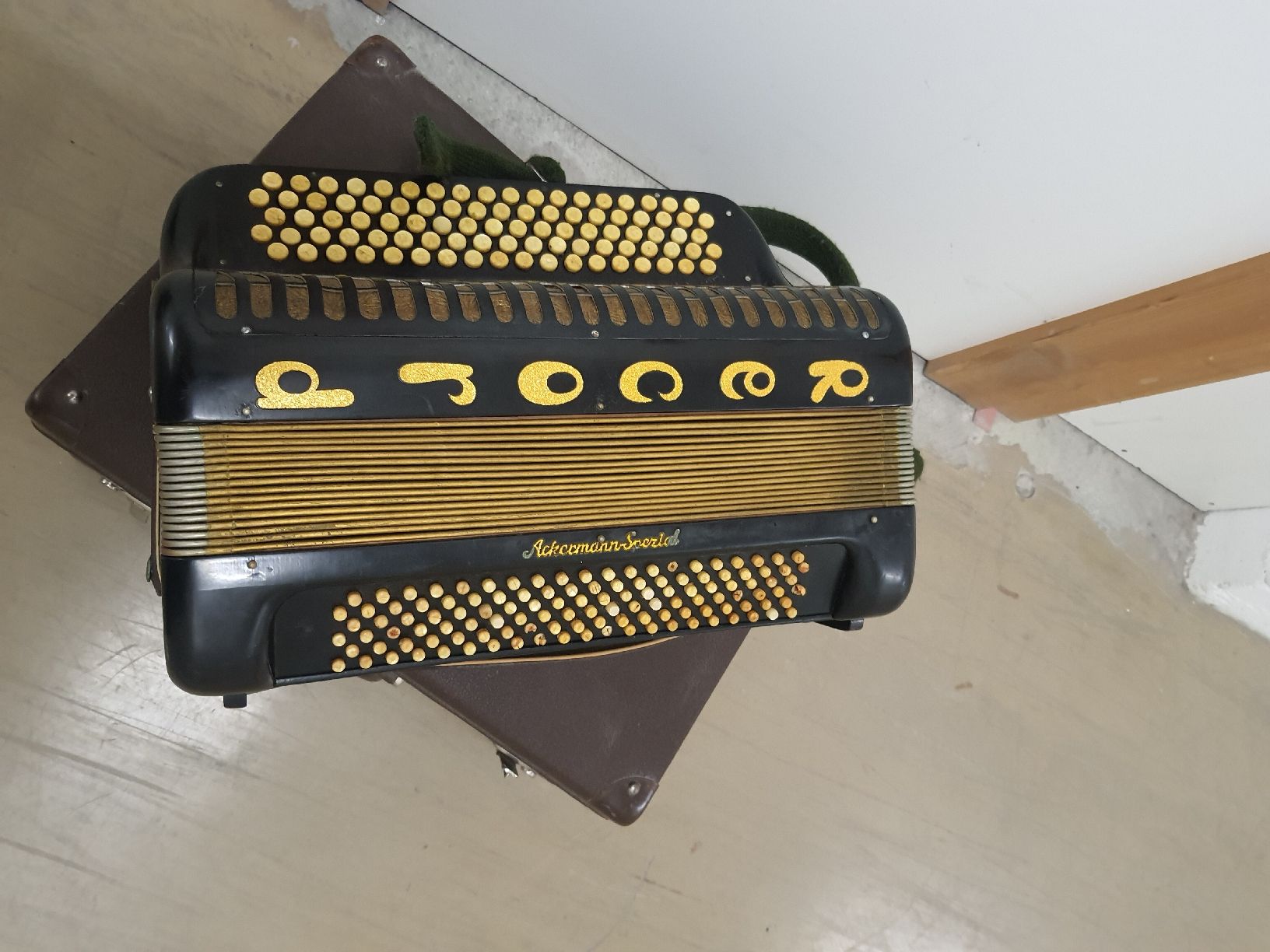 Record Musikinstrumente: accordéon Record à restaurer  – Gebraucht aus Pont-de-la-Morge von Mirabelle0 7