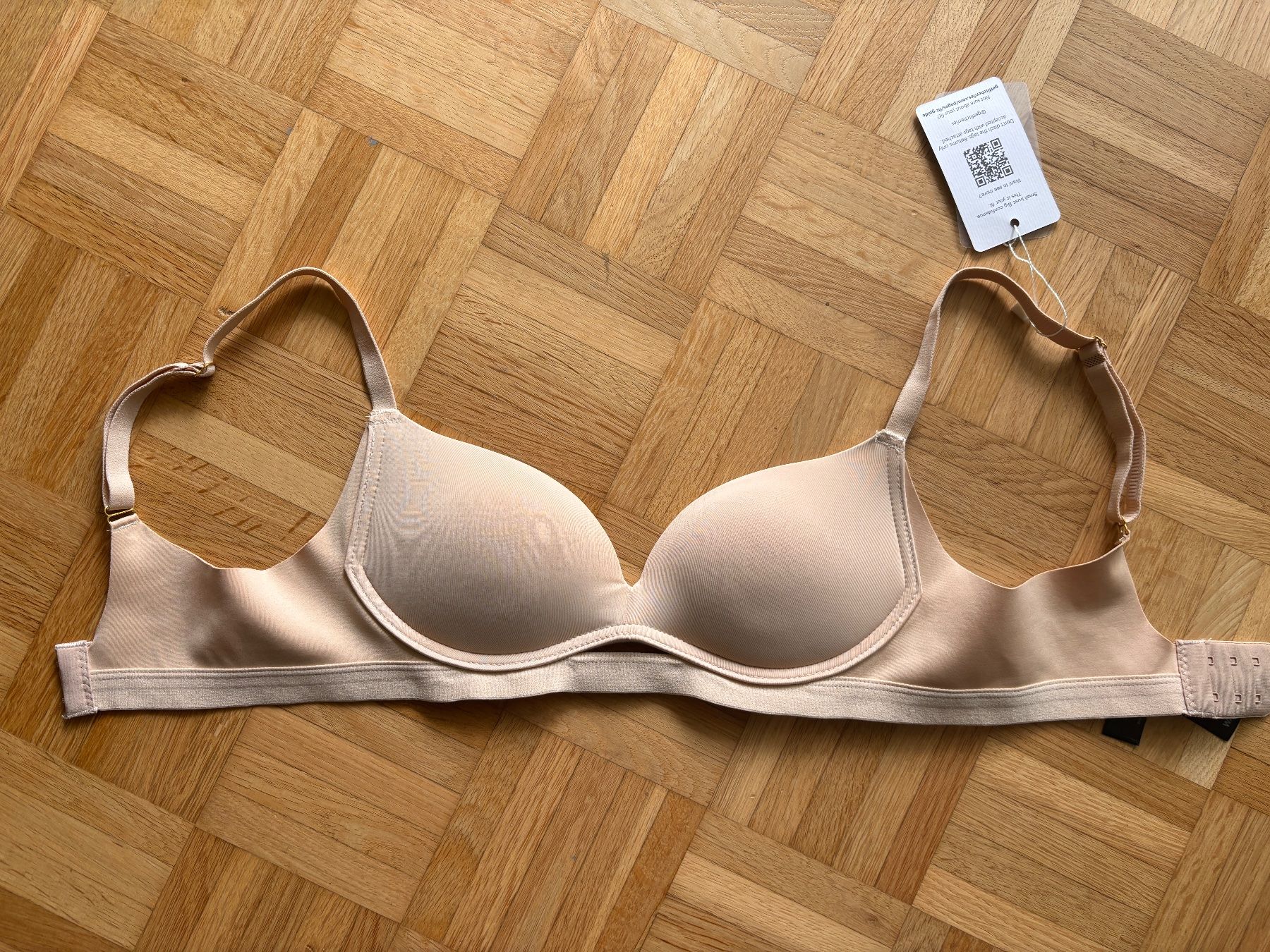 Altra biancheria intima: Cherries BH 32 AA Beige – Nuovo (secondo la descrizione) da Bern venduto da West73