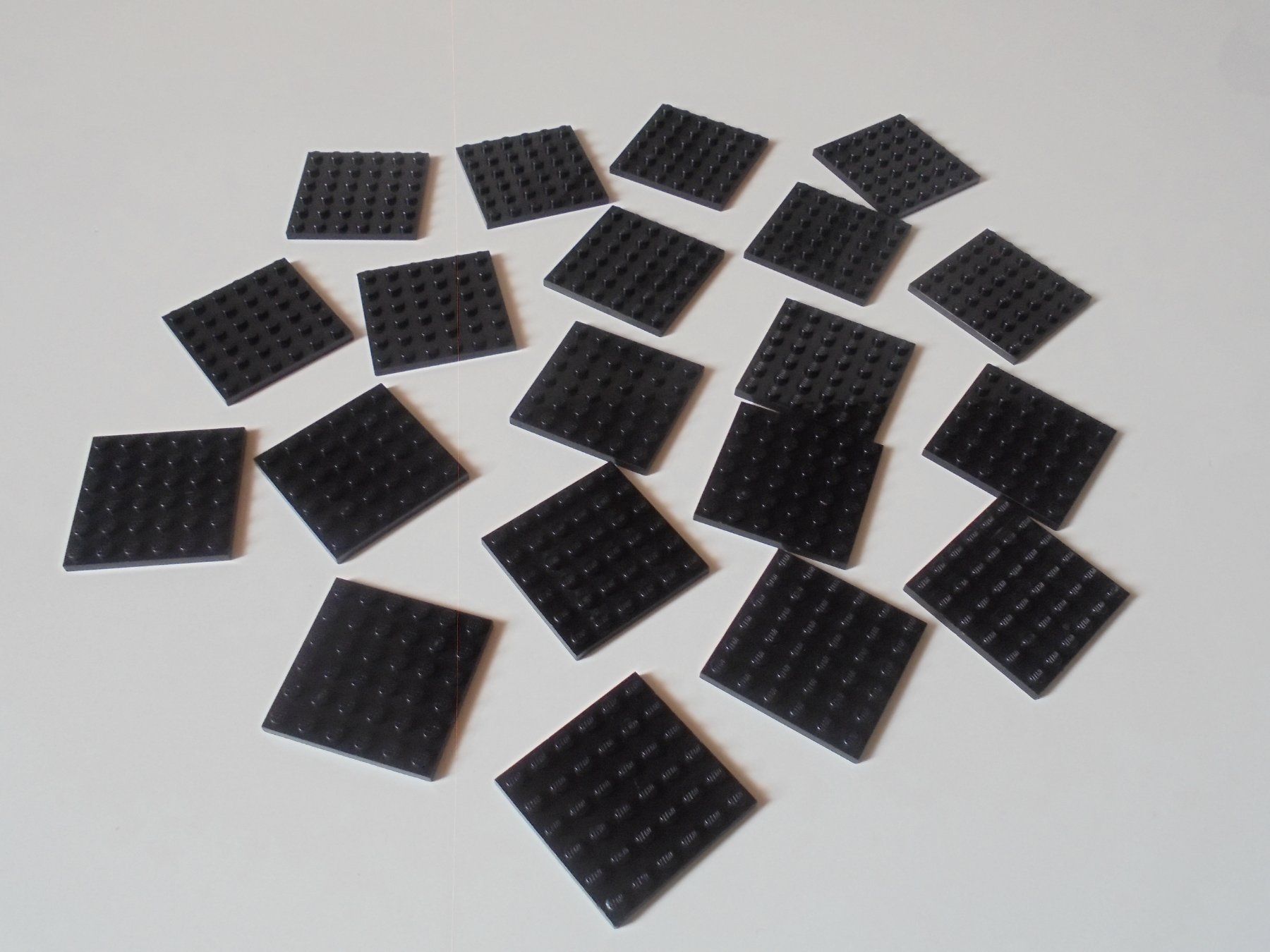 Lego Giocattoli: LEGO - 20 - SCHWARZE - PLÄTTLI - 6 X 6 – Usato da Gelterkinden venduto da ajdt4