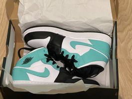 Nike air Jordan 1 mid Grösse 39 white/tropical twist black