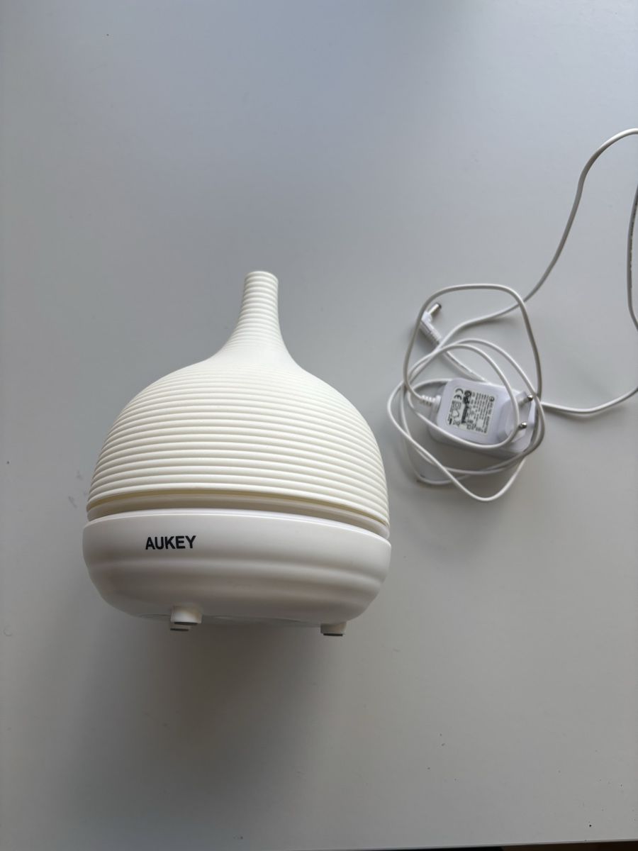 Diffusori di oli essenziali: Aukey aroma diffuser white with power cable used condition – Usato da Urdorf venduto da fra_vrg2