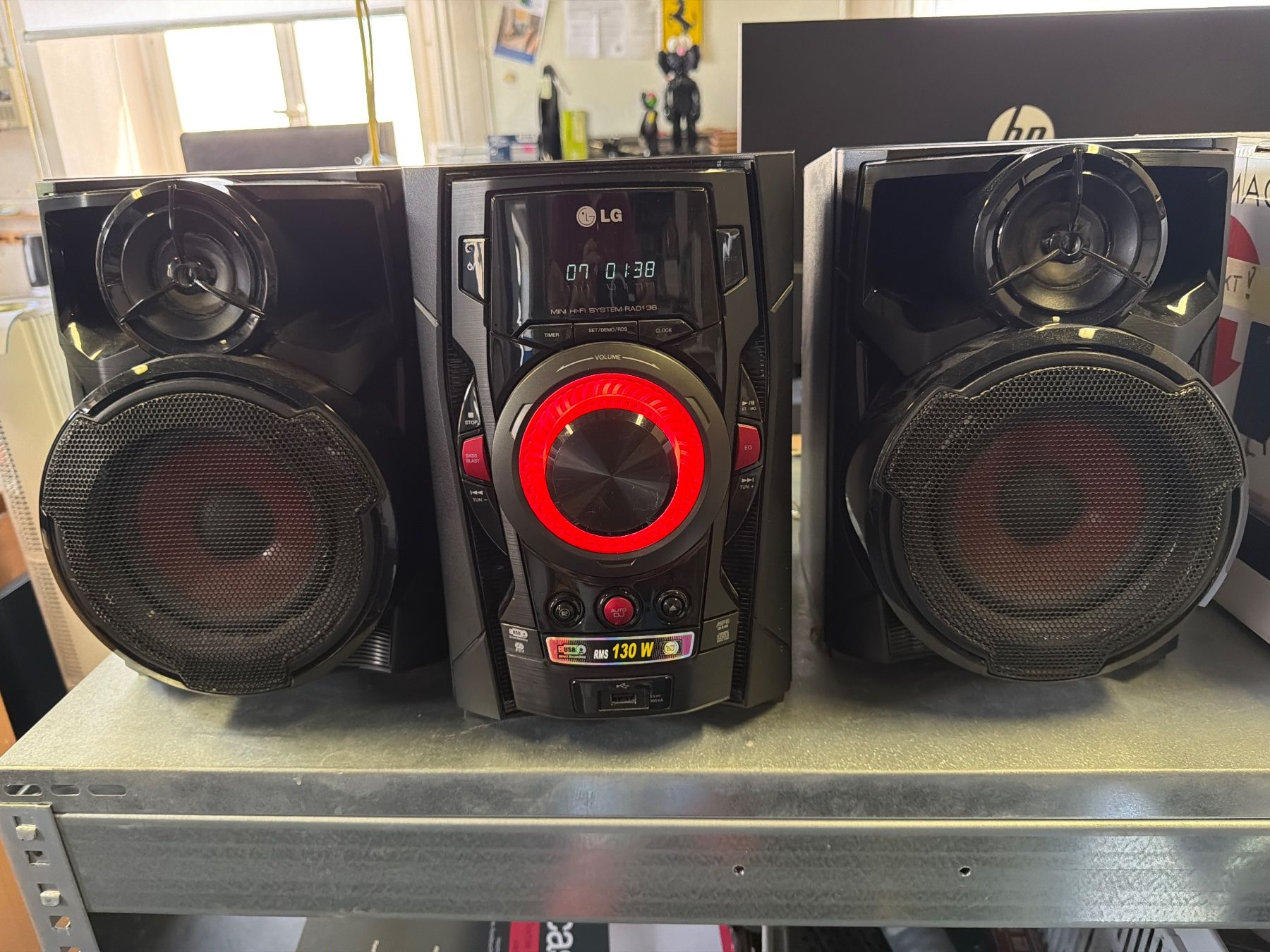 LG Lettore multimediale & Streamer: LG Mini-HiFI System RAD 136 – Usato da Brügg BE venduto da TSP02
