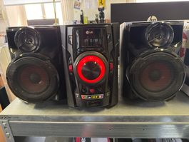 LG Mini-HiFI System RAD 136