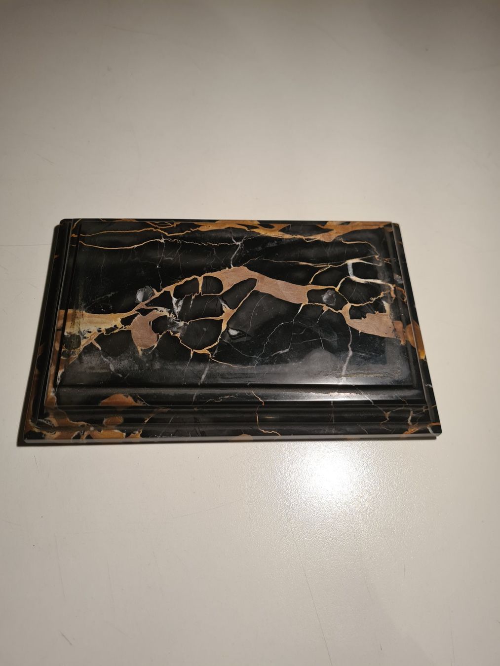 Tutte le decorazioni: Plaque en marbre noir et or, vintage. – Usato da Monthey venduto da 187-zeroo 4