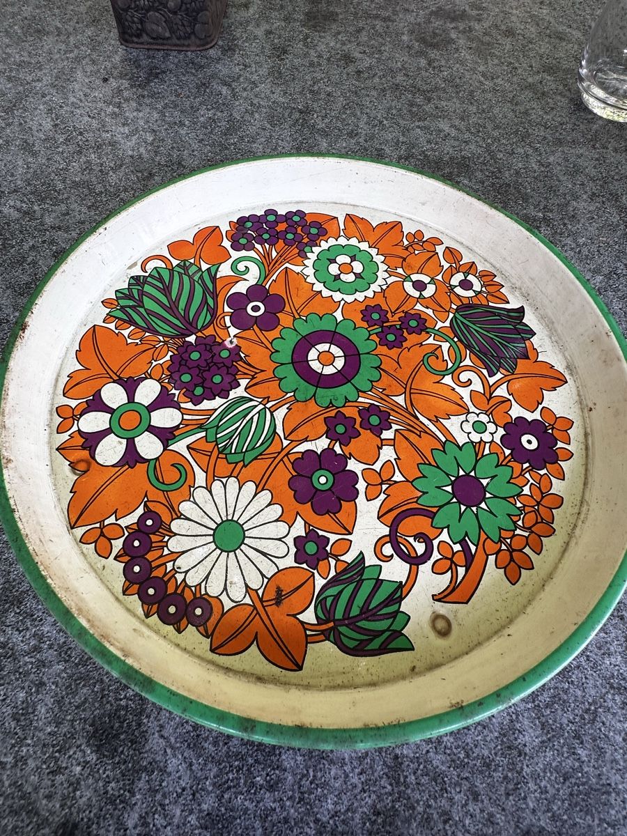 Plateaux: Serviertablett 1970er! – D'occasion à Starrkirch-Wil par charlywatson