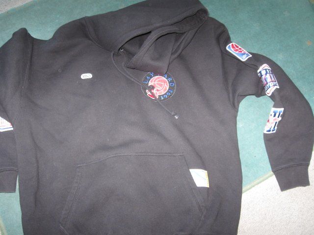 Maglioni & Felpe: PLAY HARD HOODIE!! – Usato da Zürich venduto da Rwinnie 1