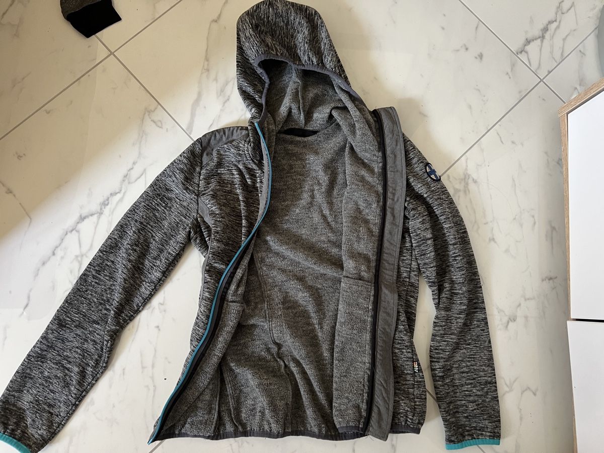 Lotti di vestiti: Jäckchen und pullover Set , lot de jaquettes et un pull – Usato da COLOGNY venduto da fleurdelys84 1