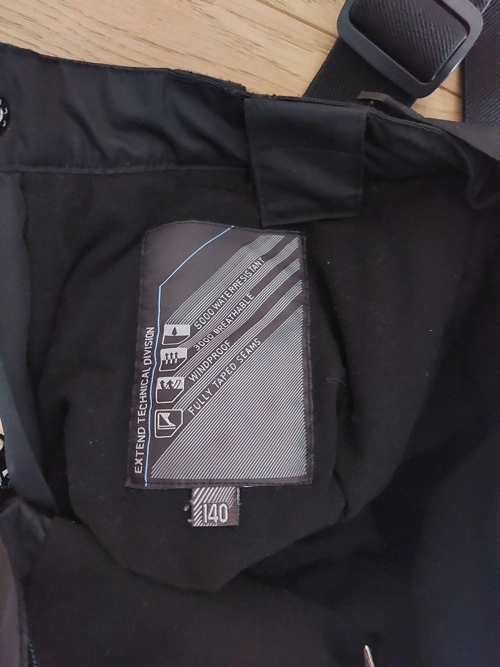 Skis: Pantalon ski Extend noir 140 – Gebraucht aus Delémont von Petitlutin 2