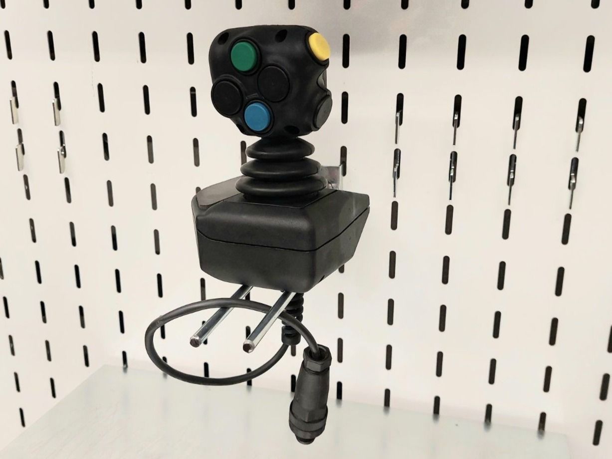 Trattori: Stoll Joystick  CanBus 1439920 – Usato da Thalheim AG venduto da Wernli5112