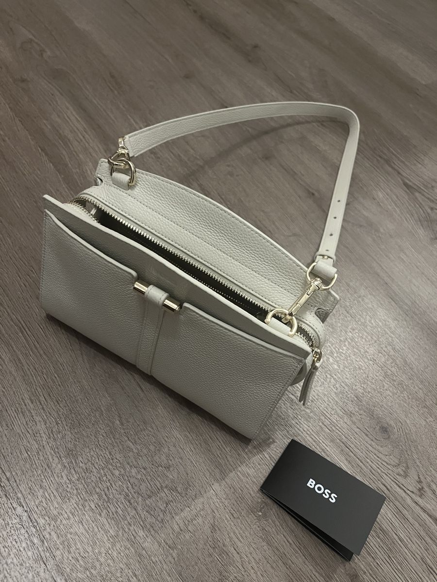 Hugo Boss Borse da donna: Boss Handtasche Lidney 50542067 creme – Usato da Reinach BL venduto da Wasser20052011