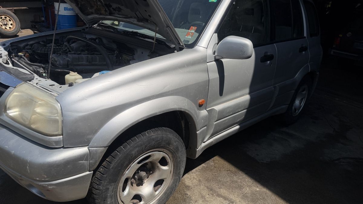 Suzuki Automobili: Suzuki Grand Vitara 2.0 eiro 3 – Usato da Laupen BE venduto da chartchiw 5