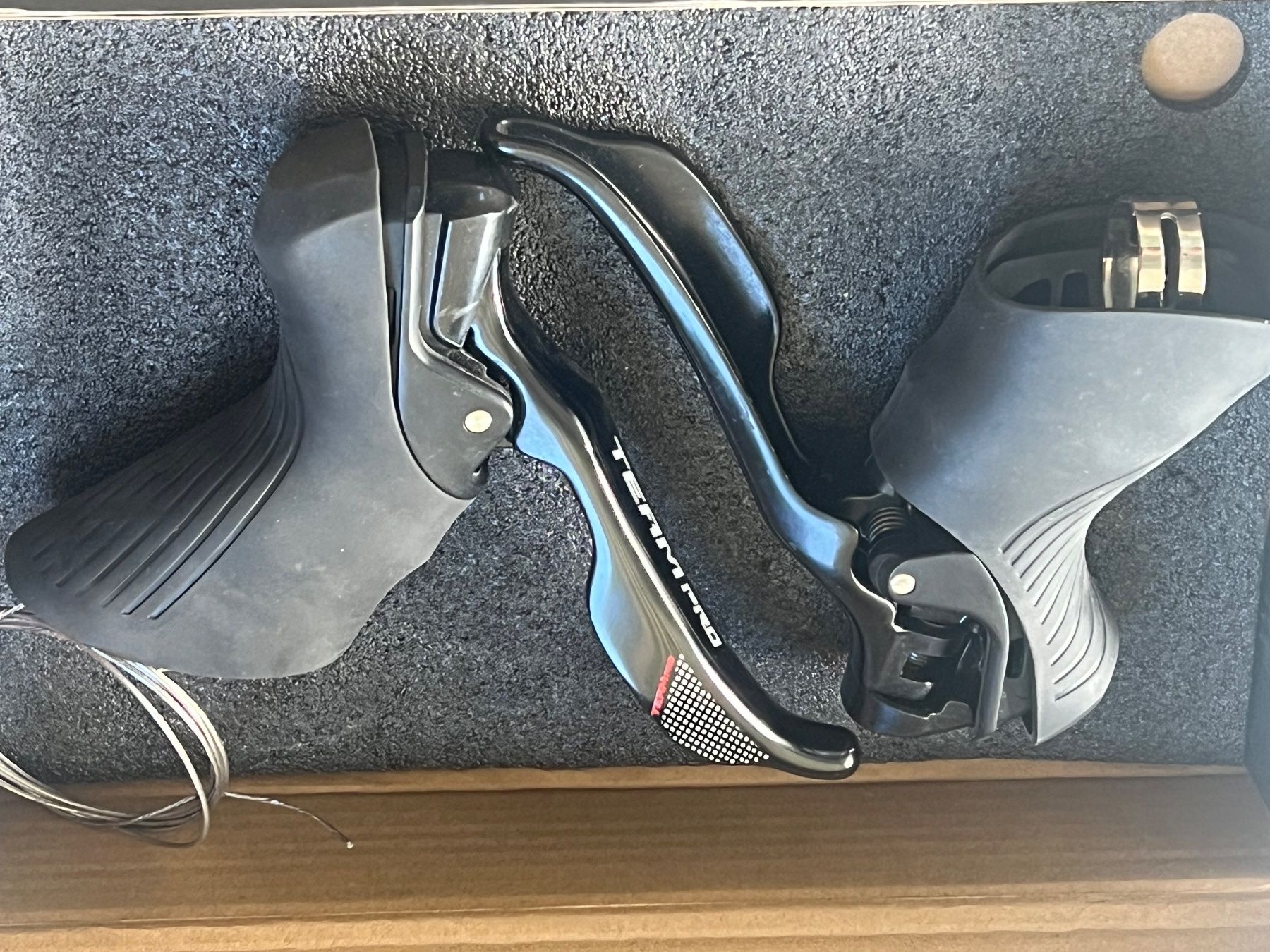 Pezzi di ricambio: Road 2x11 Sensah pro shifters – Usato da Bernex venduto da Tenebredo