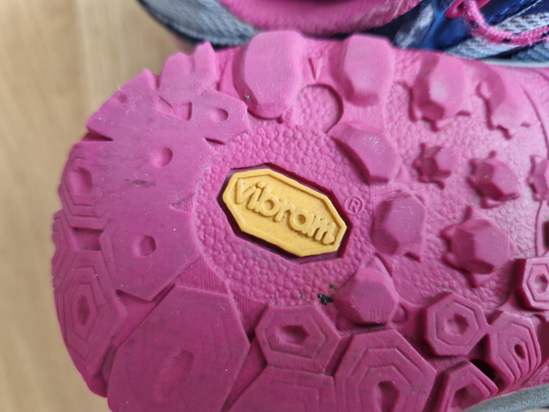 Everest Scarpe per ragazzi: Everest Kinder Wanderschuhe Low Wasserdicht Wanderschuh 32 – Usato da Gossau SG venduto da dolores_x 3