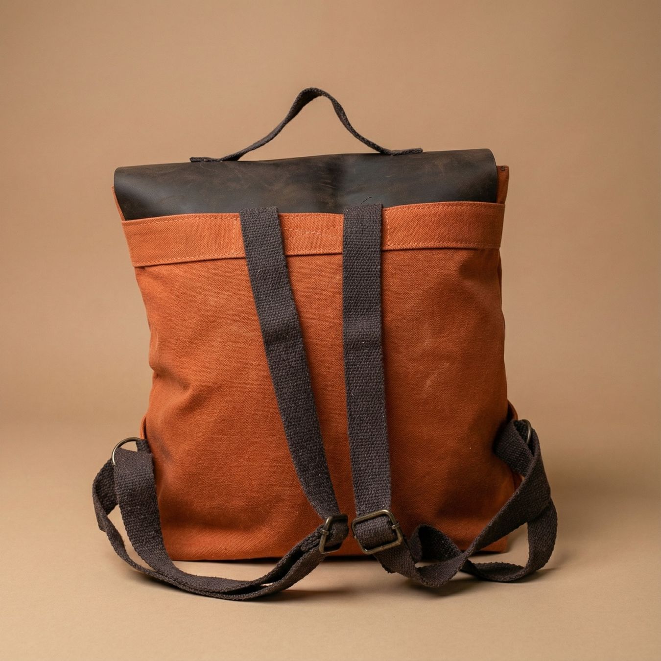 Zaini: Rustic Leather & Canvas Backpack - Autumn Essential! – Nuovo e nell'imballaggio originale da Basel venduto da ahm_99cw 1