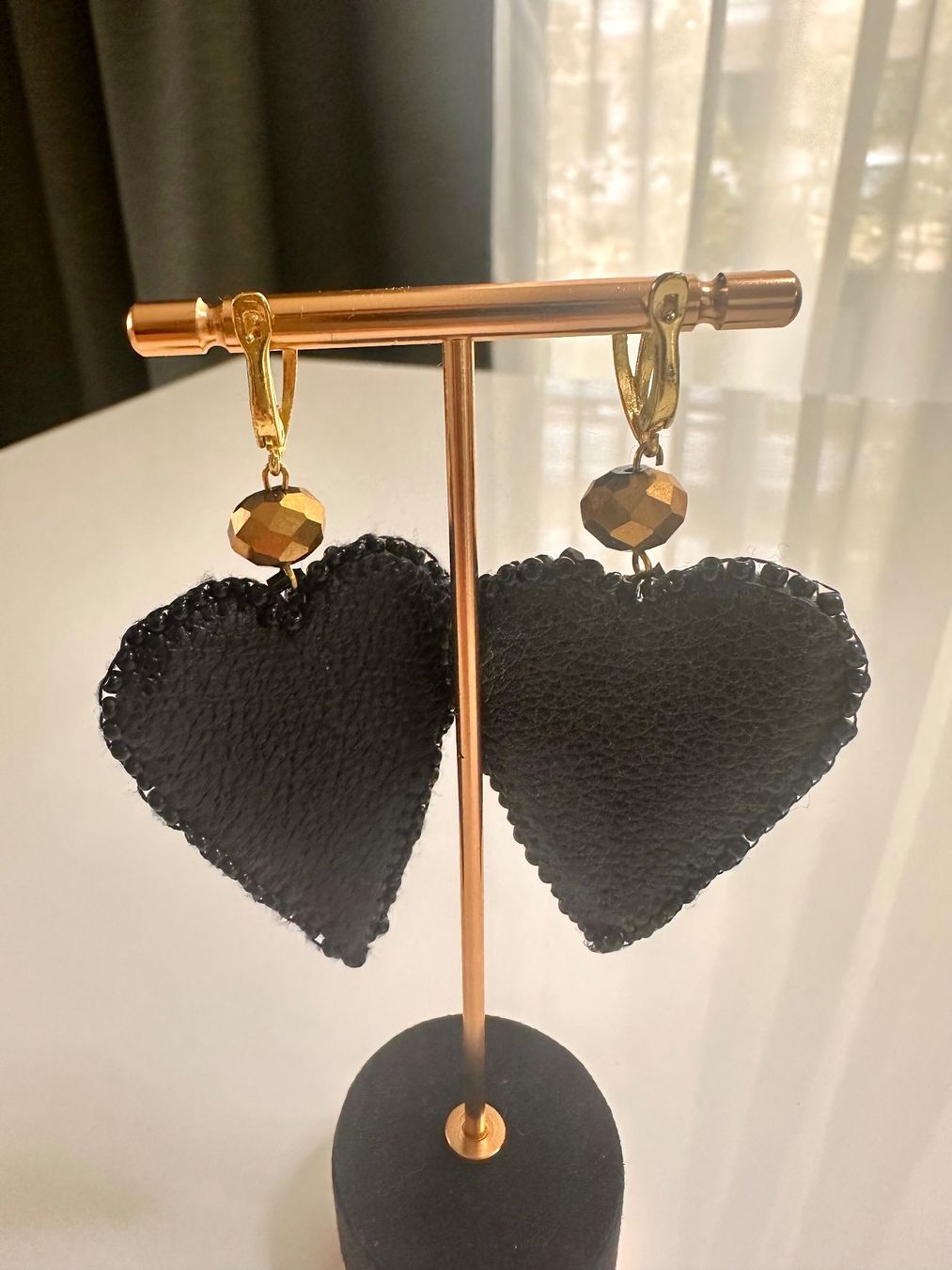 Orecchini pendenti & Orecchini a lobo: Black Heart Shaped Statement Earrings. Handmade by beads – Nuovo (secondo la descrizione) da Oftringen venduto da Eylem79 8