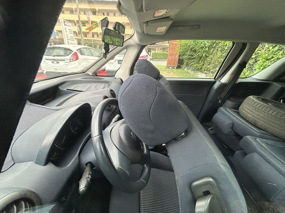 Peugeot Autos: Peugeot 1007 – Défectueux à Locarno par marco01043 6