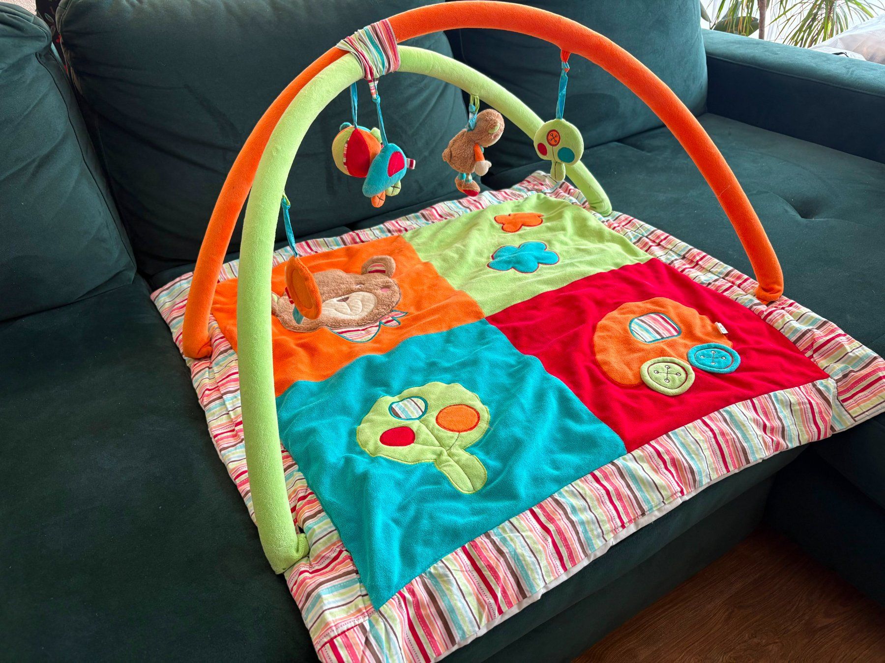 Tapis de jeu: Fehn Spielbogen mit 3D Activity-Decke – D'occasion à USTER par gui_m8wz