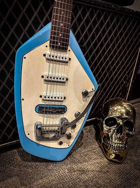 Strumenti musicali: Vox phantom 2 guitar 1964 – Usato da Montreux venduto da Alligator-AMPS