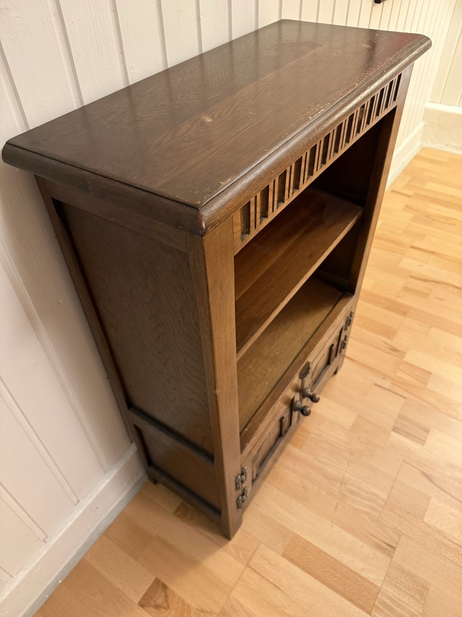 Regale: Vintage Eichenregal mit Schnitzereien & Schrank – Gebraucht aus Bern von Moowee 2
