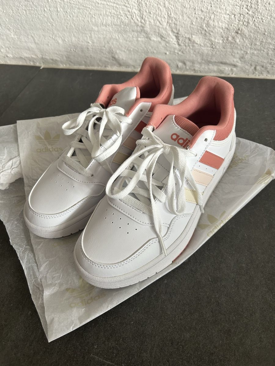 Adidas Scarpe da donna: Adidas Turnschuhe Hoops 3.0, Grösse 40, US 8 – Nuovo (secondo la descrizione) da Hinwil venduto da Kathinka73 4