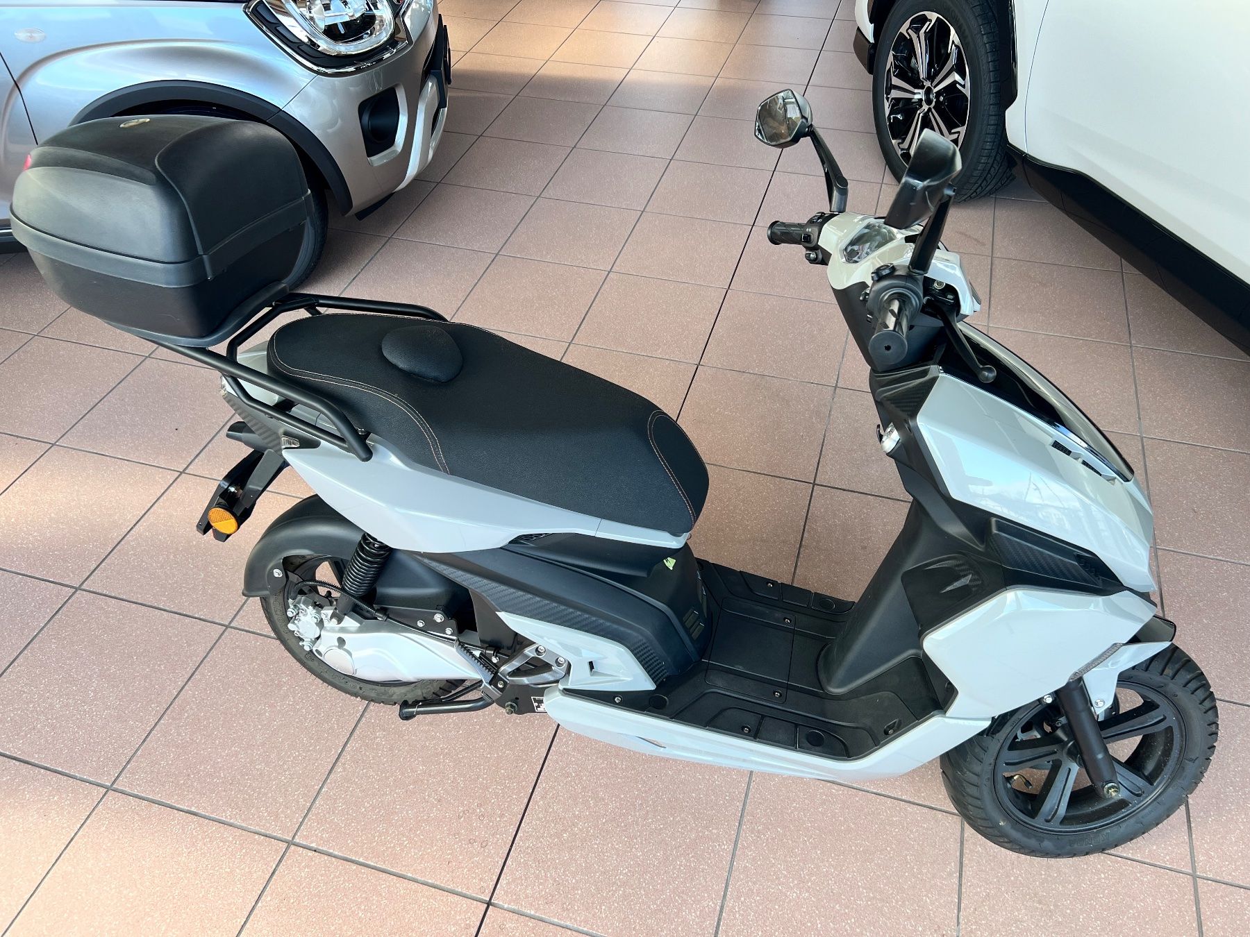 Sonstige: Electro Roller MRB-4 85Km/h 2 Plätzer Inkl. Helmkoffer – Neu (gemäss Beschreibung) aus Bern von No1e 1