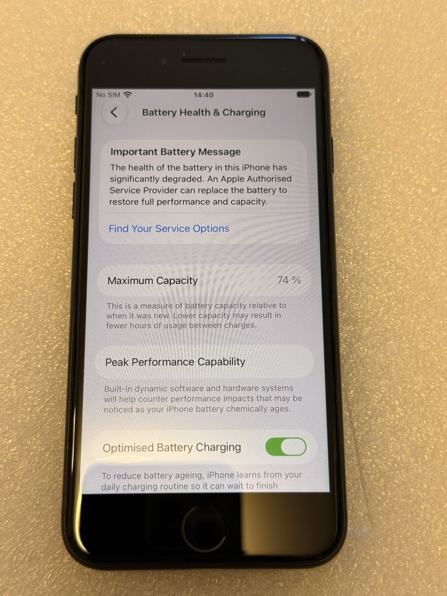 Apple Portables: iPhone SE 2Gen – D'occasion à Einigen par iva_86t8 1