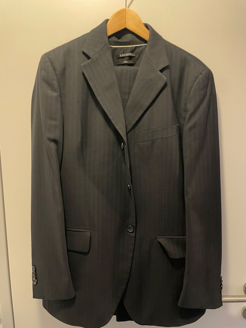 Esprit Costumes: Esprit Herrenanzug, Gr. 52 – Neuf (Voir description) à Niederglatt ZH par ctulimp