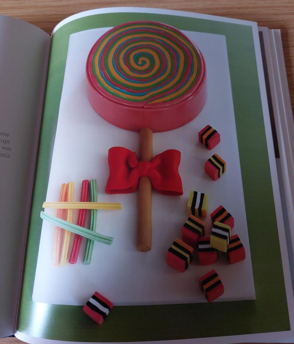 Libri: Planet Cake von Paris Cutler. – Usato da Urtenen-Schönbühl venduto da Kahru 6