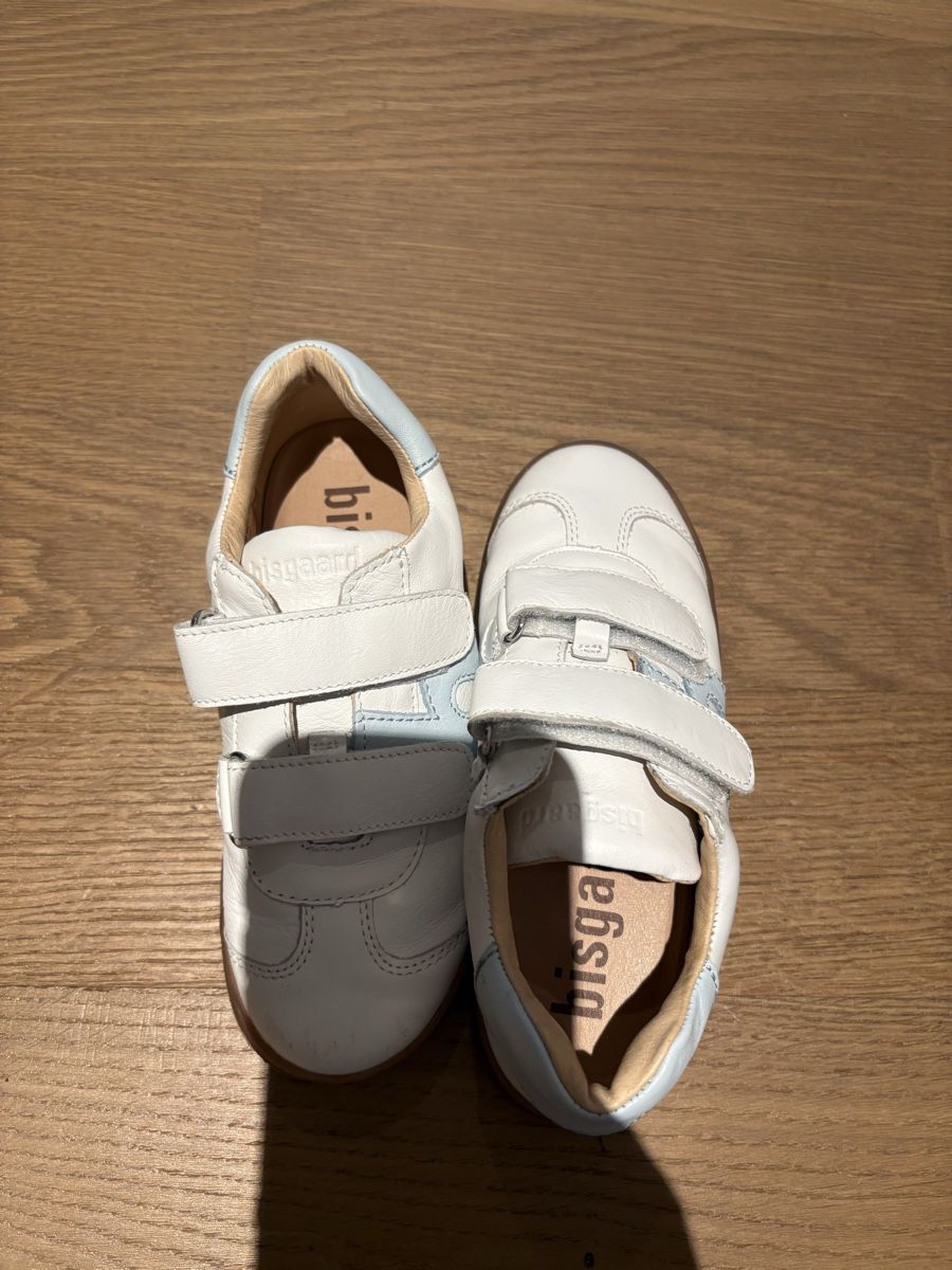 Bisgaard Scarpe da uomo: Sneakers Bisgaard Leder weiss hellblau Grösse 31 gebraucht – Usato da Kloten venduto da car_c6pt 6