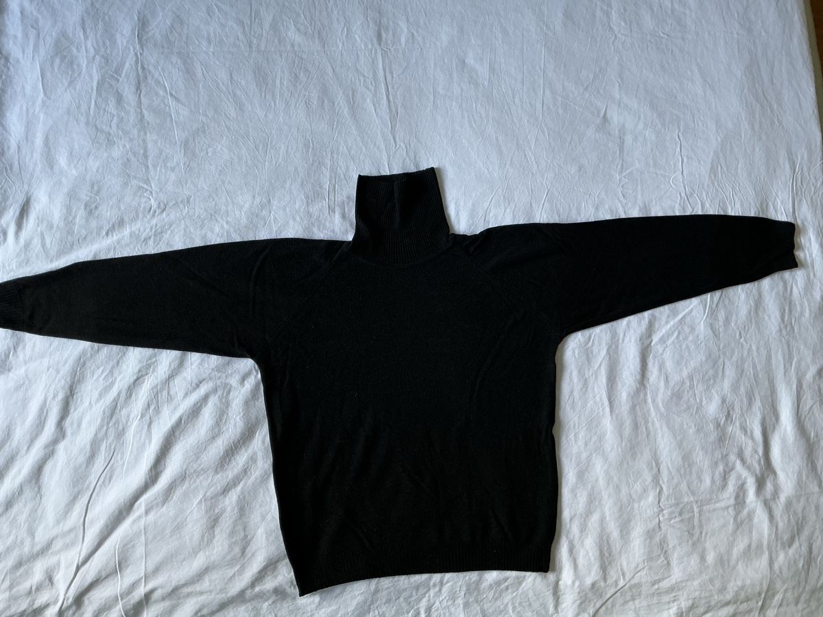 Maglioni & Felpe: Schwarzes Rollkragen Pullover – Usato da Zürich venduto da Janakpur