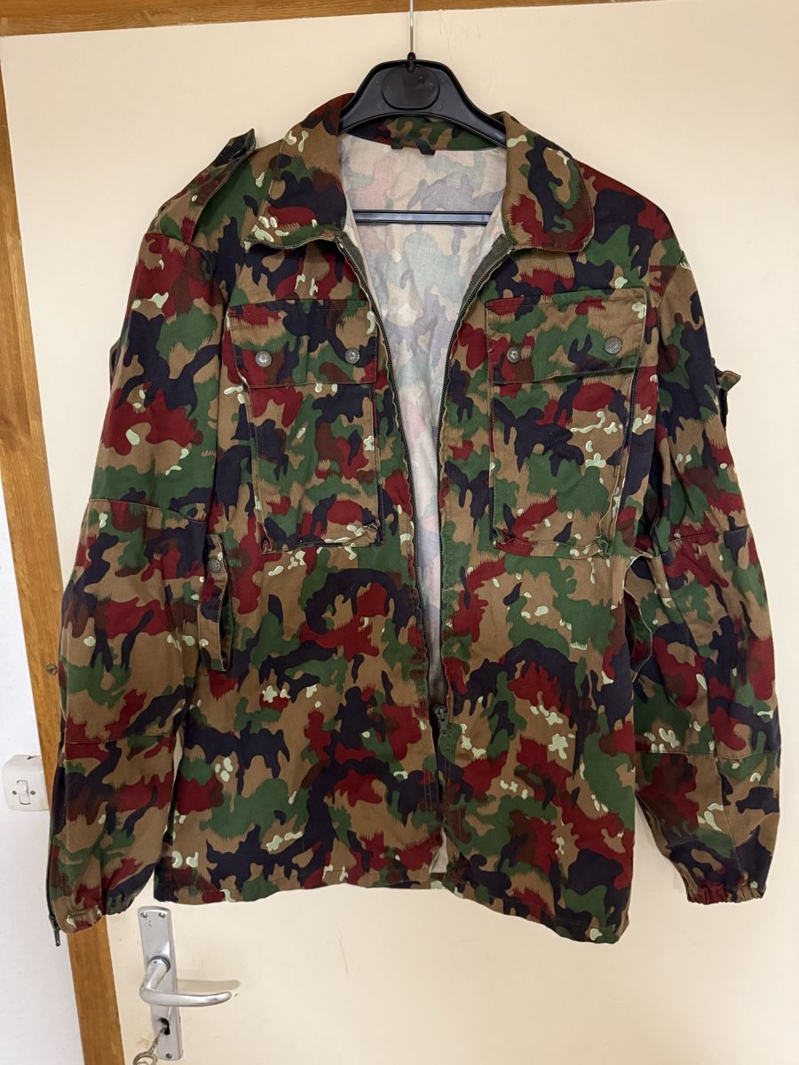 Armée suisse Uniformes: Tarnanzug 83 – D'occasion à Wittnau par Helvetia1 1