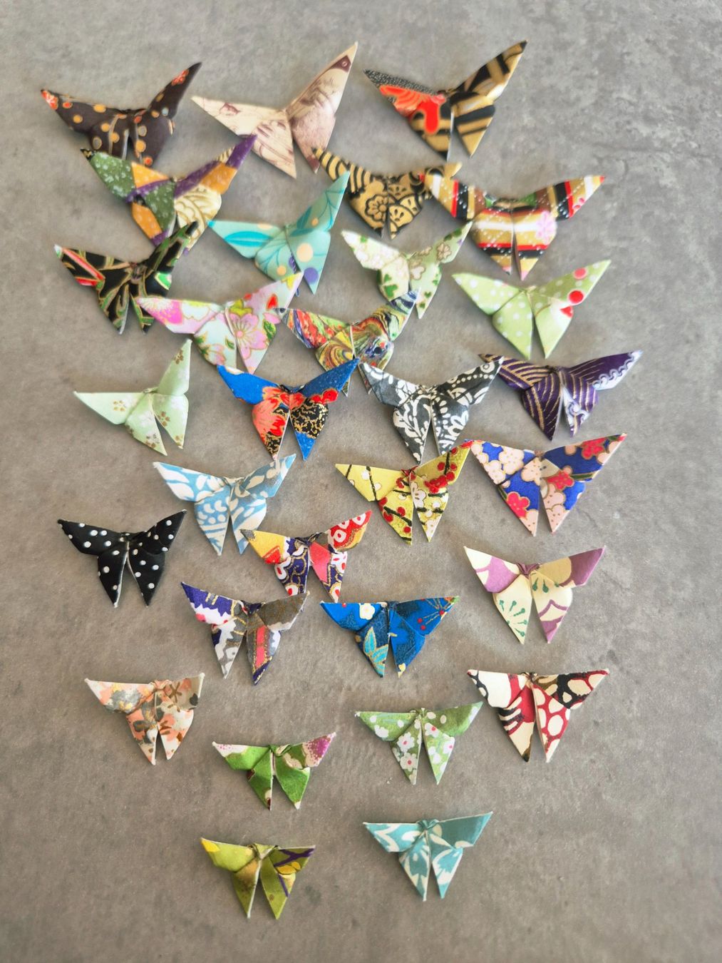 Alle Dekorationen: 30 kleine Origami Schmetterlinge  - versch. Grössen – Neu und originalverpackt aus Zürich von brifo64