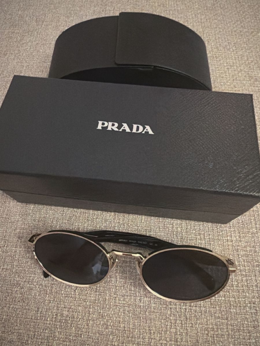 Prada Lunettes & Verres: PRADA Sonnenbrille Stylisch – D'occasion à Fribourg par mal_fq2y 2