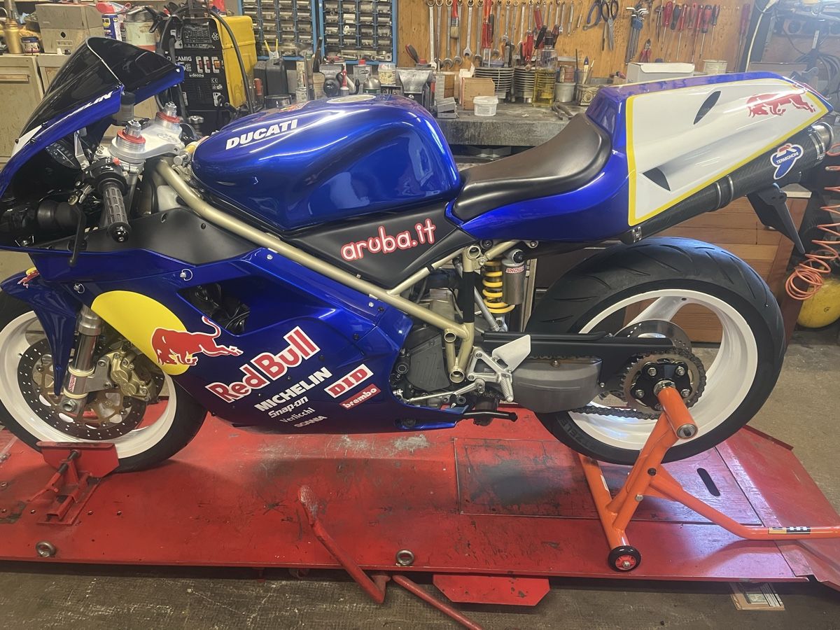 Strada: À vendre Ducati 748 – Usato da Arzier-Le Muids venduto da Jmb1960