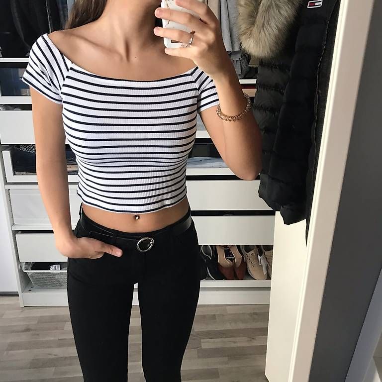 T-shirt: H&M Cropped Shirt – Usato da Hochdorf venduto da Franciscochico 3
